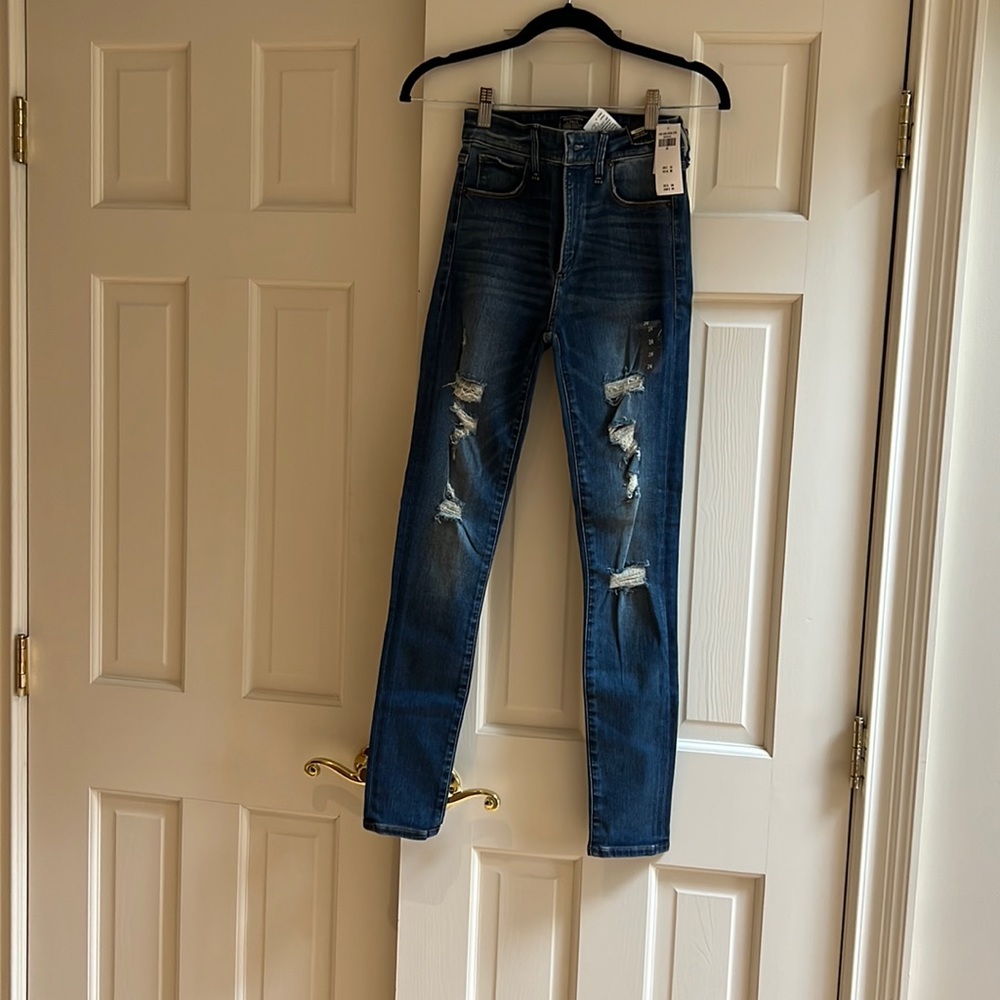 Abercrombie and Fitch size 00 / 24 waist high rise super skinny denim jeans NWT